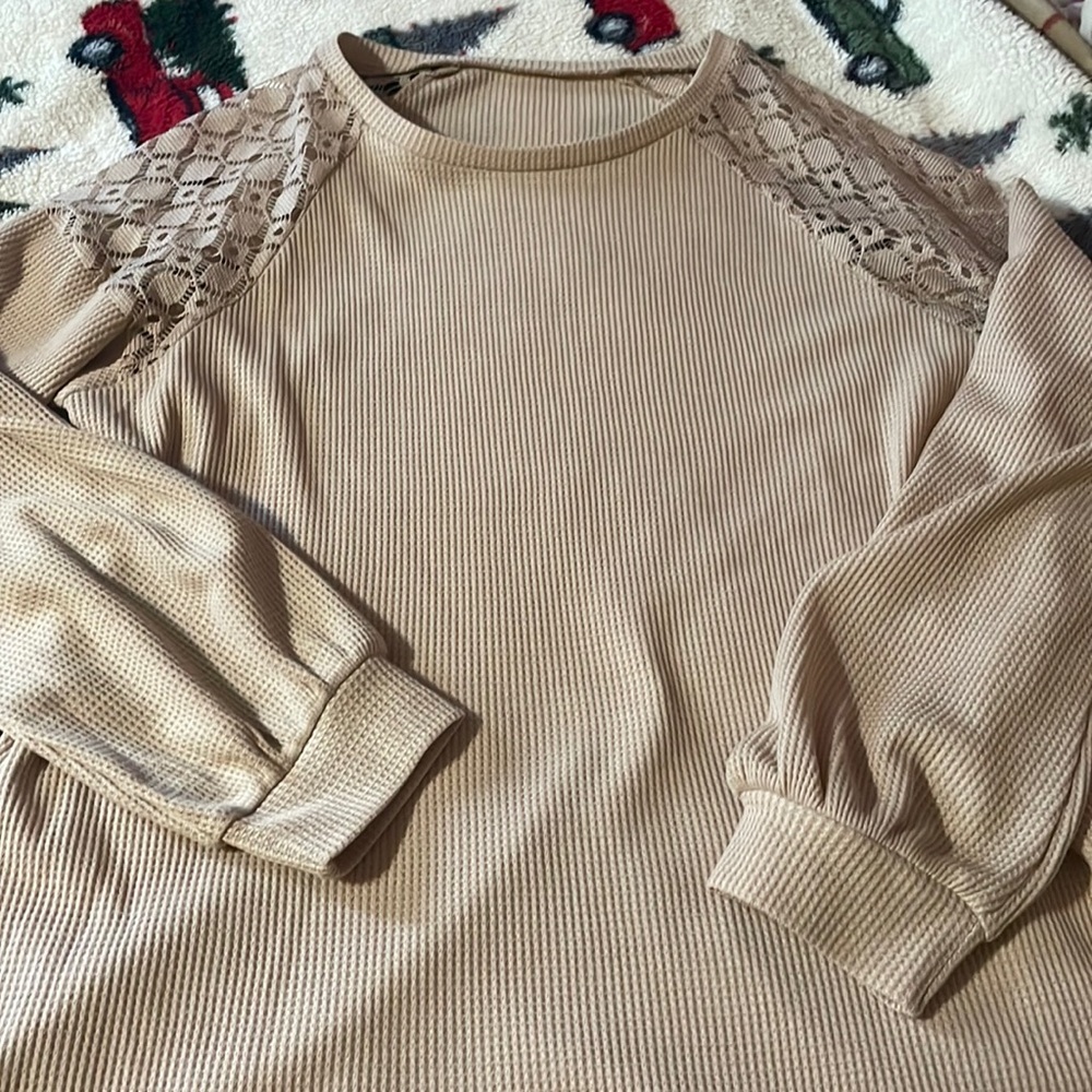 Woman’s long sleeve shirt
